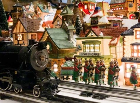 Holiday Train Display at Seaford Museum