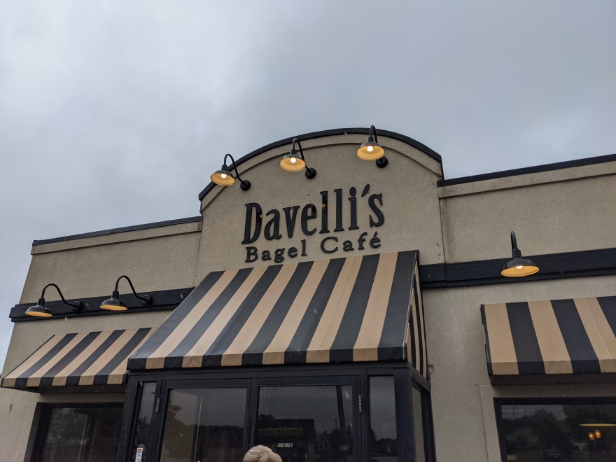 Davellis Bagel Cafe