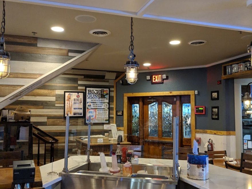 Fins Fish House & Raw Bar