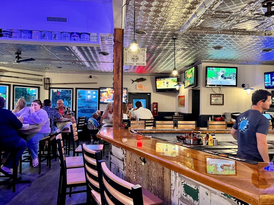 Fins Ale House & Raw Bar - Bethany Beach