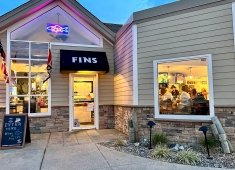 Fins Ale House & Raw Bar - Bethany Beach