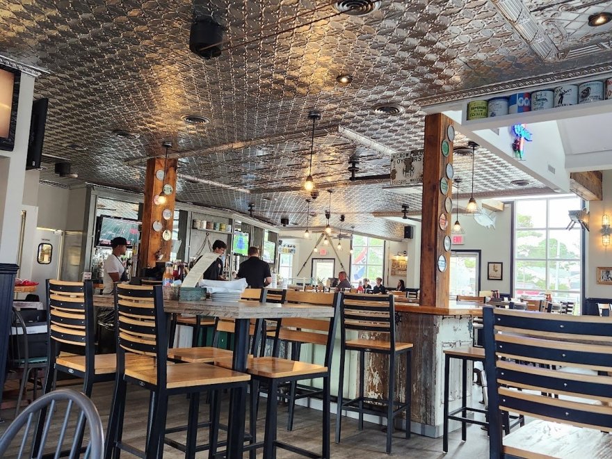Fins Ale House & Raw Bar
