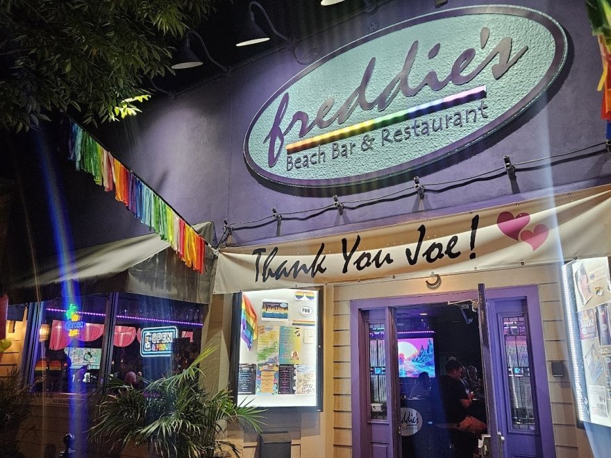 Freddies Beach Bar - Rehoboth Beach