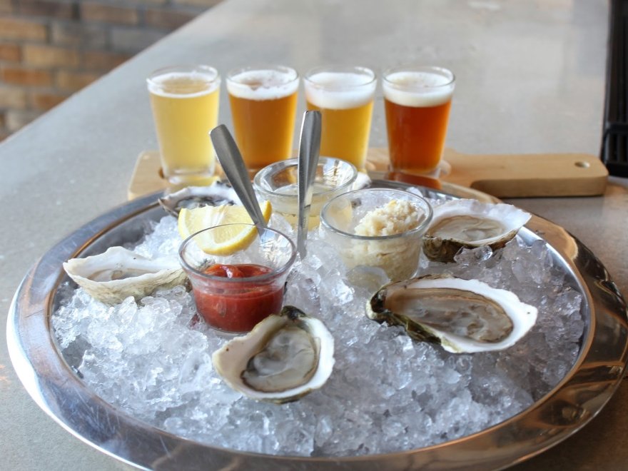 Henlopen City Oyster House