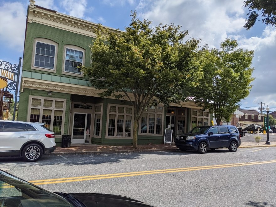 Irish Eyes Pub & Restaurant