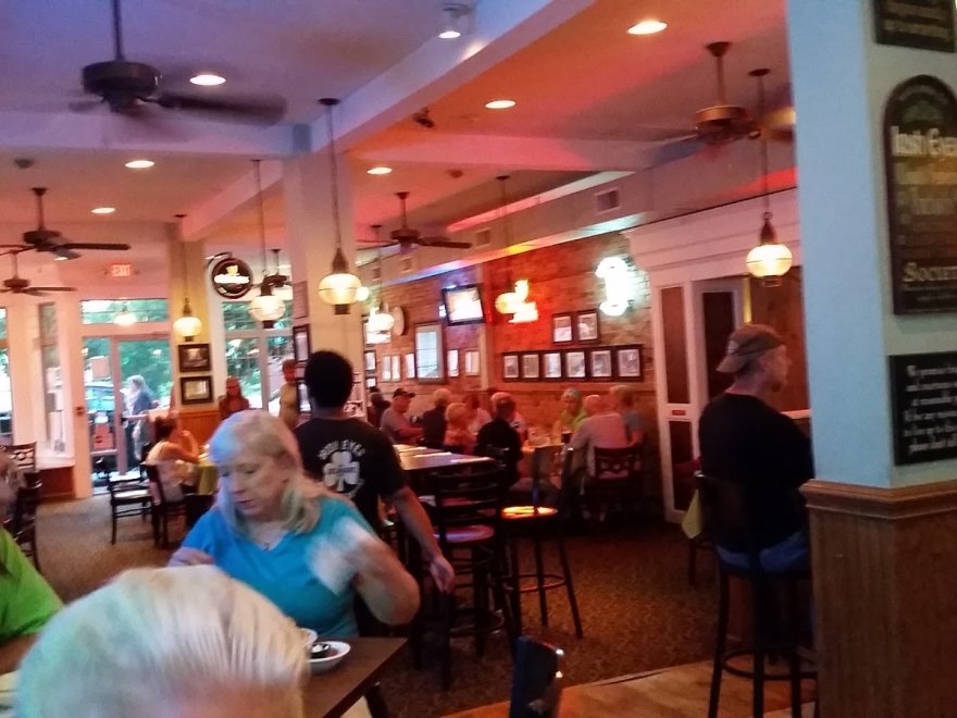 Irish Eyes Pub & Restaurant