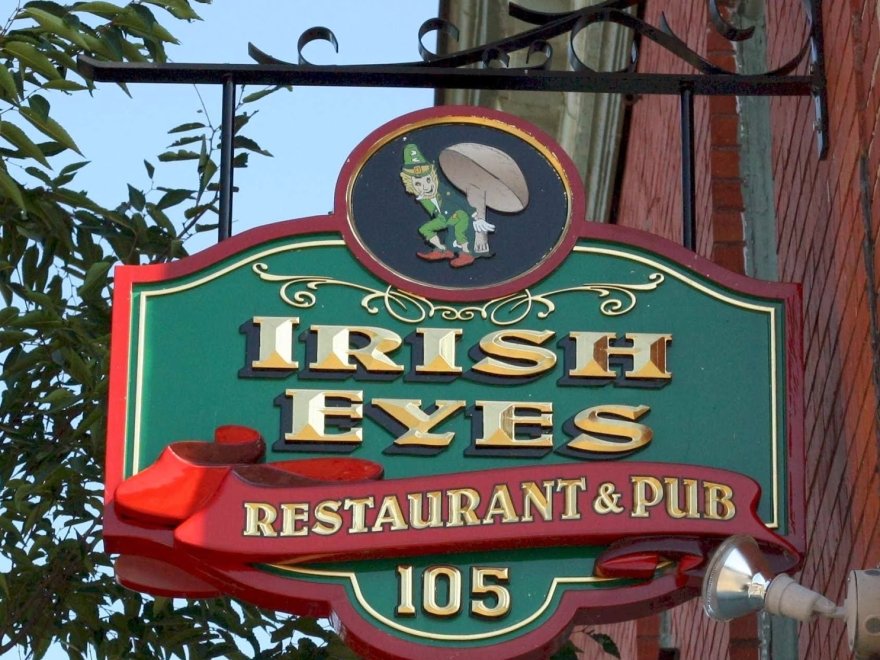 Irish Eyes Pub & Restaurant
