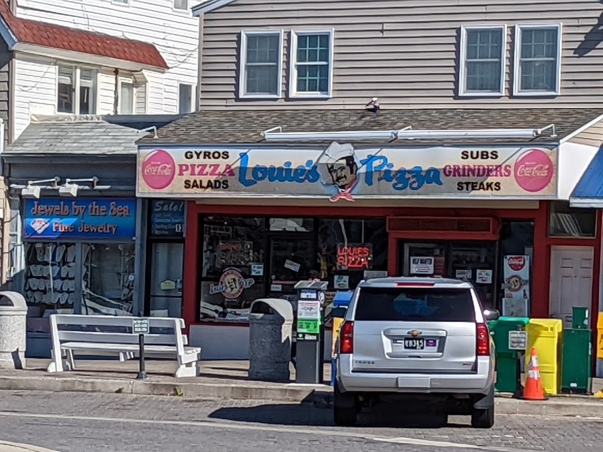 Louie's Pizza