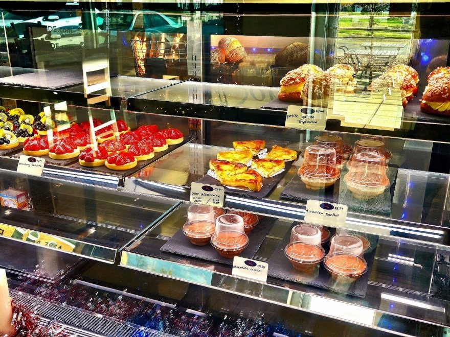 La Baguette French Bakery