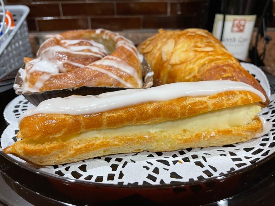 La Baguette French Bakery