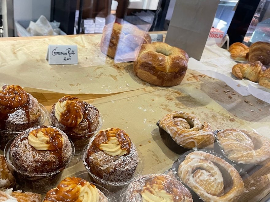 La Baguette French Bakery
