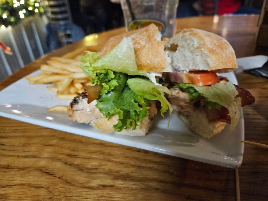 Paradise Pub