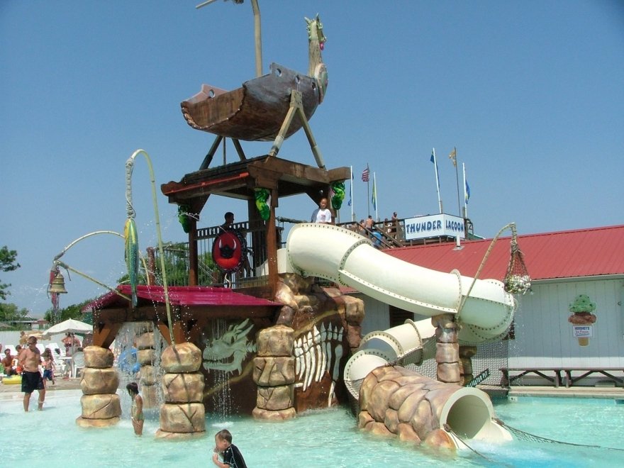 Viking Golf & Go-Karts, Thunder Lagoon Waterpark