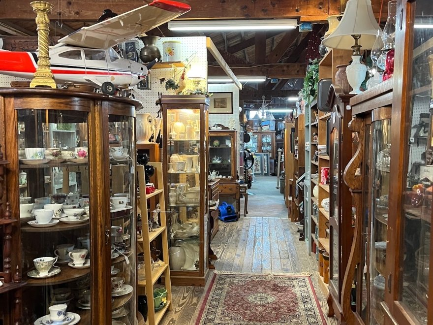 Marketplace Antiques & Collectibles LLC