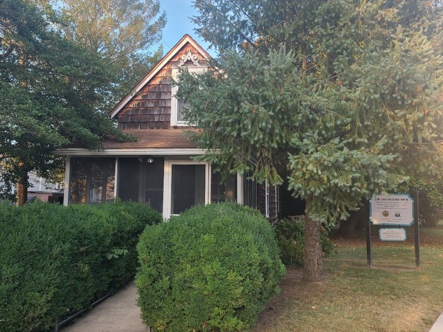 Anna Hazzard Museum